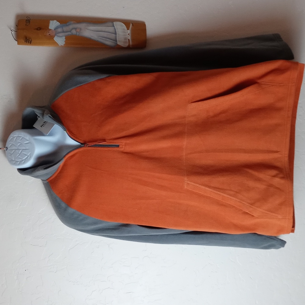NWT Fielder Bonobos Sweatshirt